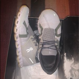 on running 70/30 tennis shoes